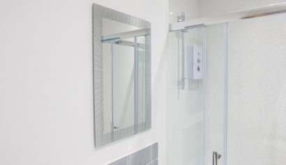 (20 of 64) Shower room 1 Sink