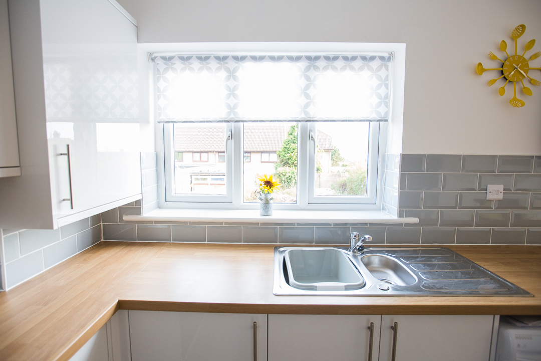 (28 of 64) Kitchen Window Sink